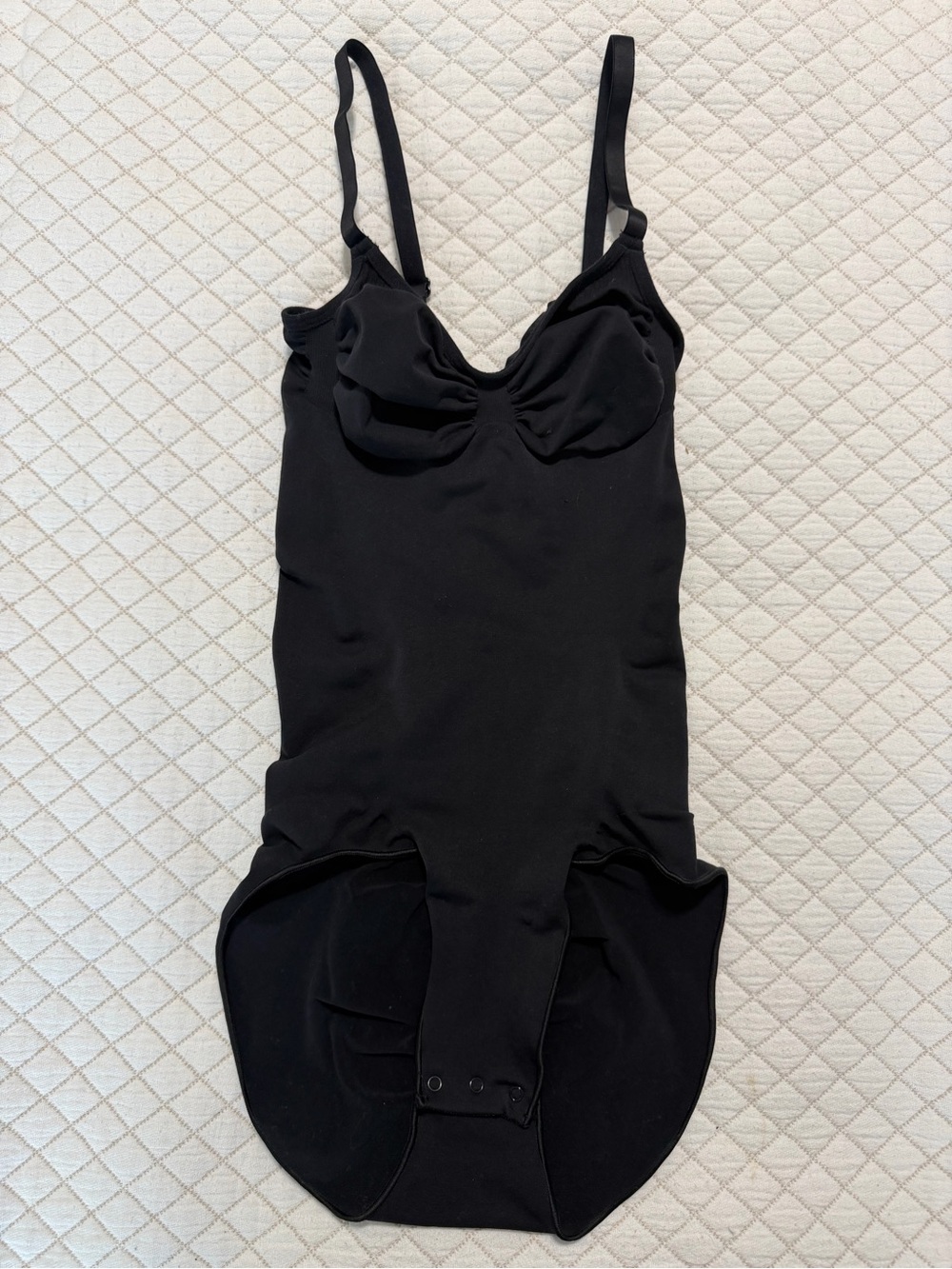 SKIMS Black Sculpting Mid-Thigh Bodysuit - Size L    Eileen Fisher